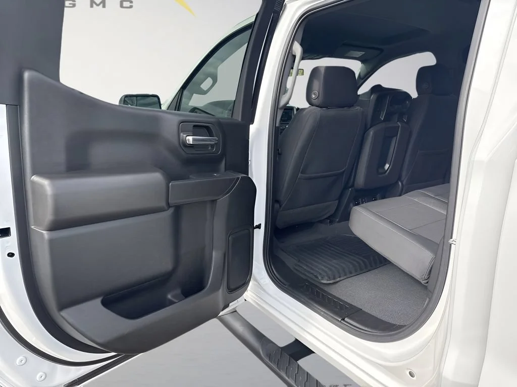Used 2024 Summit White Chevrolet Custom image 25