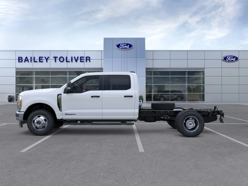 New 2026 Oxford White Ford F-350® XL image 28