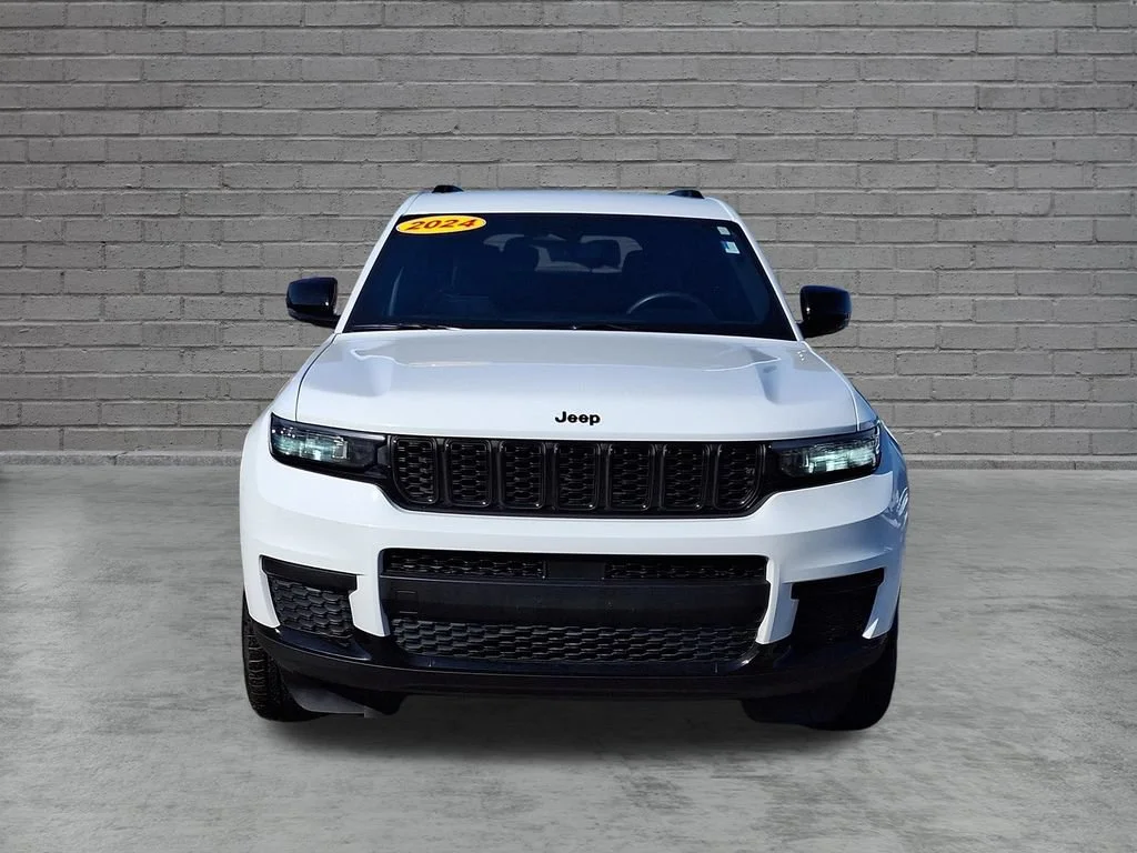 Used 2024 Bright White Clearcoat Jeep Altitude image 4