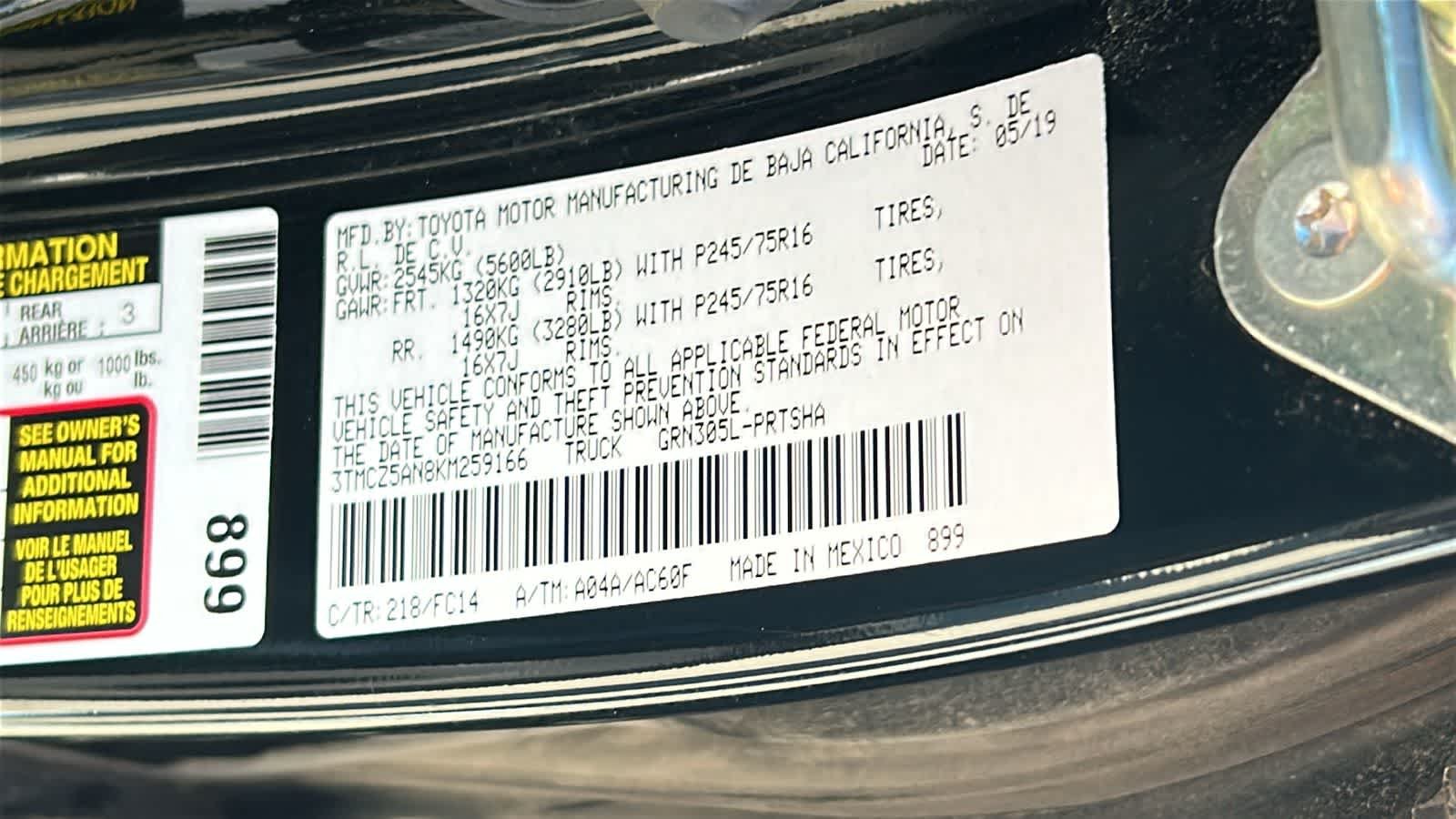 Used 2019 Midnight Black Metallic Toyota SR5 image 29