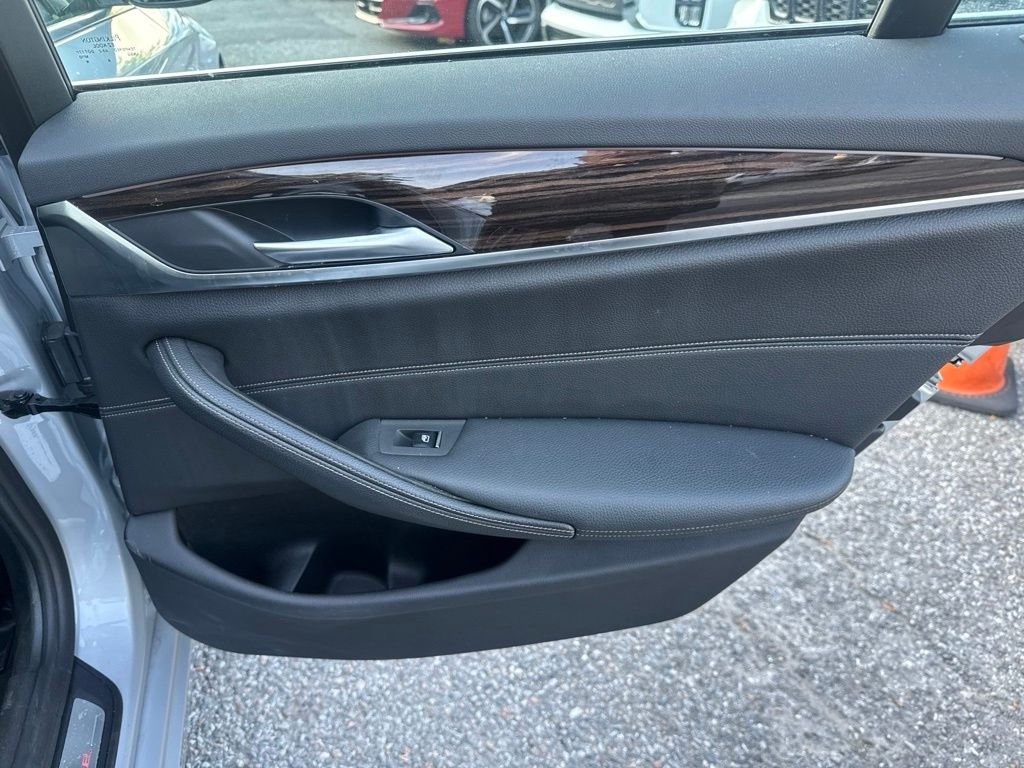 Used 2019 Silver BMW 530i xDrive image 17