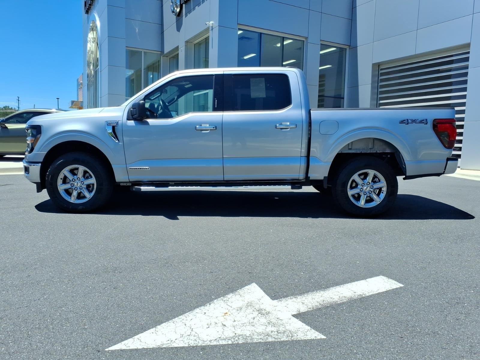 Used 2024 Iconic Silver Metallic Ford XLT image 3