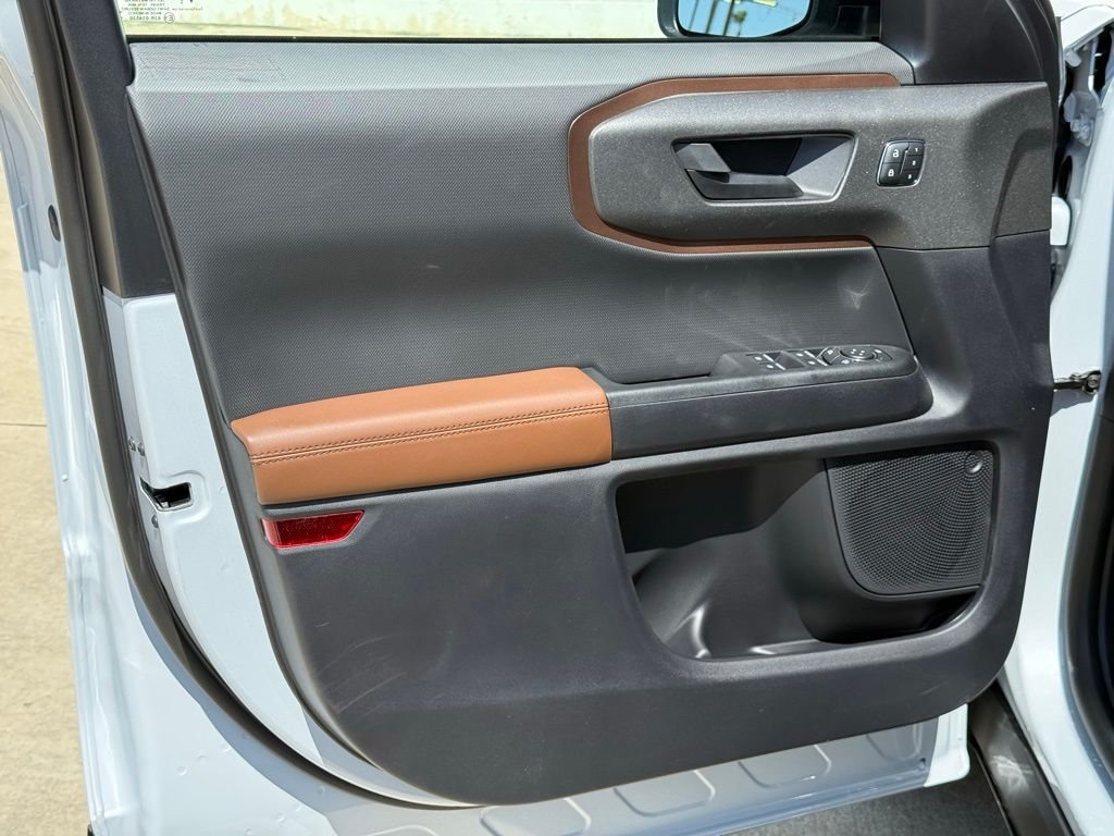 New 2026 Space White Metallic Ford Outer Banks® image 13