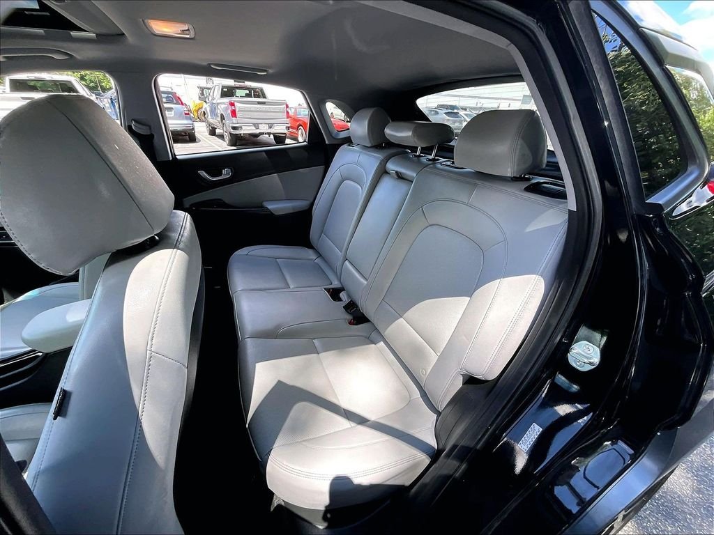 Used 2023 Black Hyundai Limited image 14