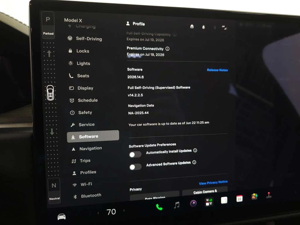 Used 2023  Tesla Standard Range image 26