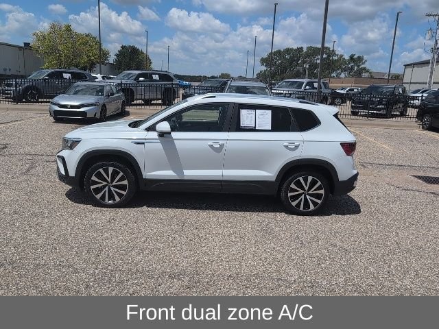 Used 2024 White Volkswagen 1.5T SE image 3