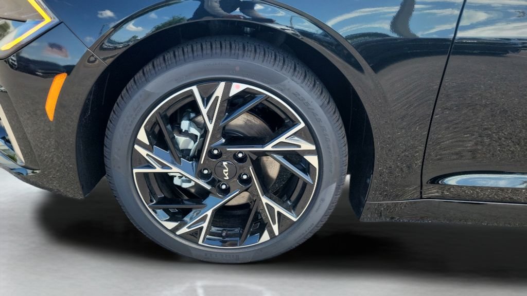 New 2026 Aurora Black Pearl Kia GT-Line FWD image 25