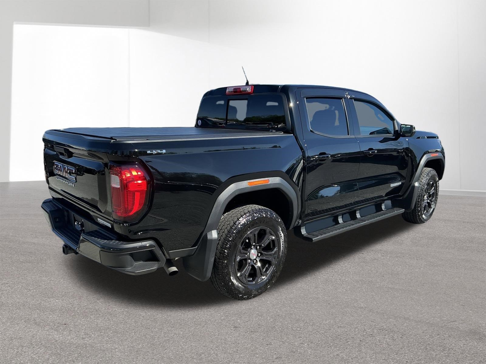Used 2024 Onyx Black GMC 4WD Elevation image 3
