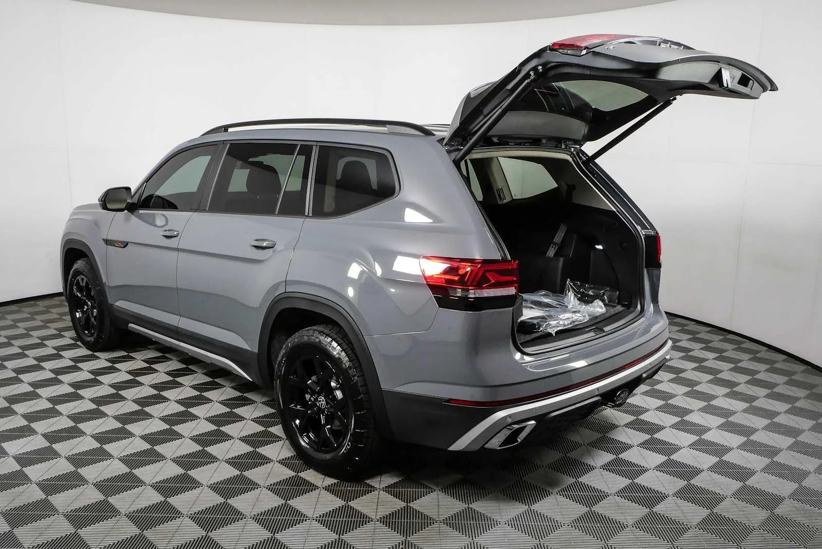 New 2026 Pure Gray Volkswagen 2.0T Peak Edition image 33