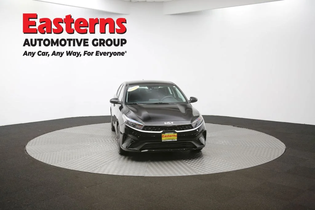 Used 2022 Black Kia LXS image 48