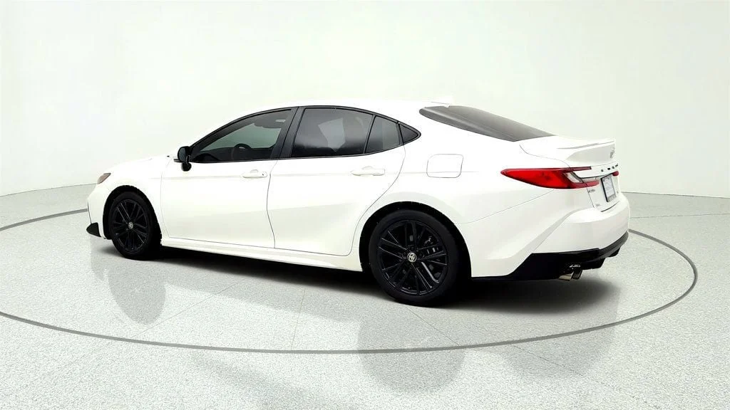 Used 2025 Ice Cap Toyota SE w/ Convenience Pkg image 7