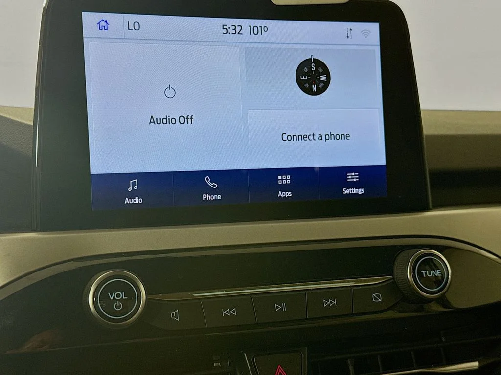 Used 2020 Black Ford SE image 16