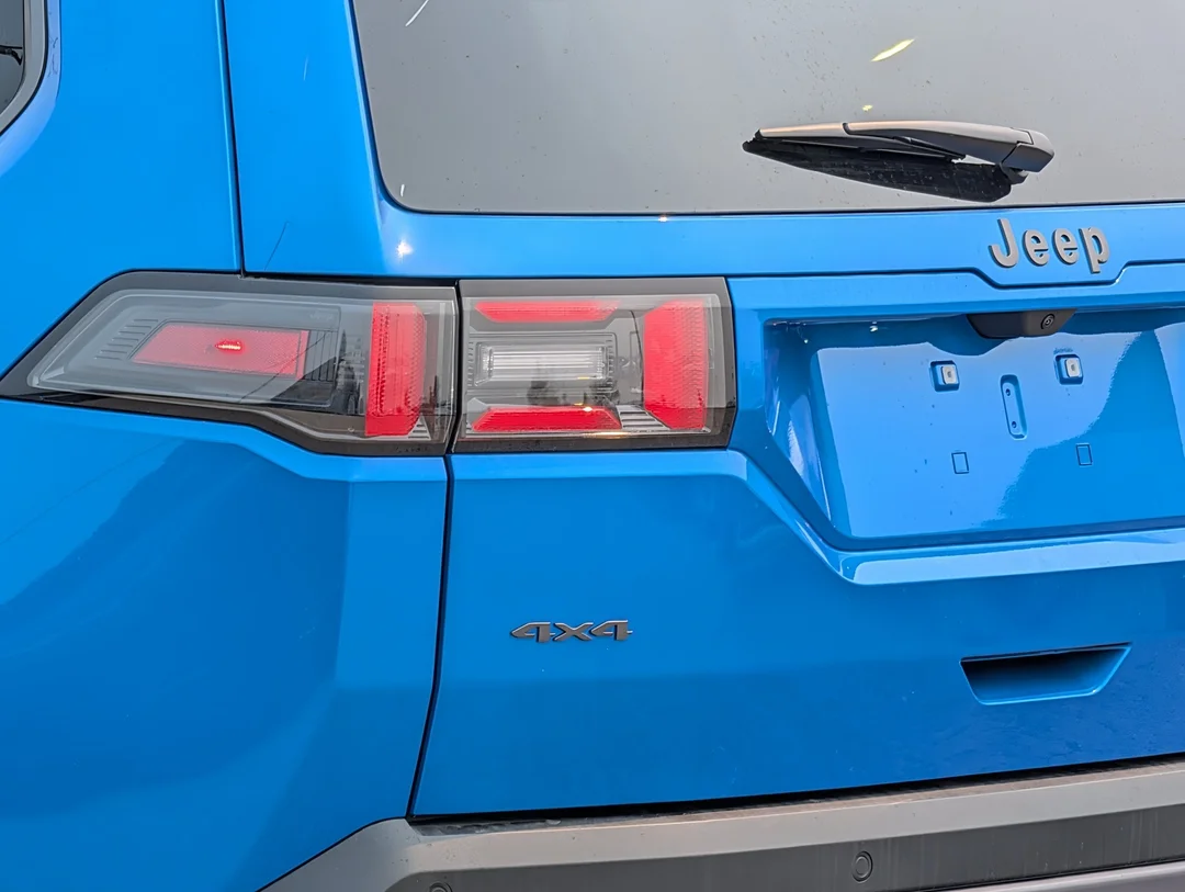New 2026 Blue Jeep Laredo - - 4x4 - 1.6L Turbo Hybrid - Uconnect 5 w/ 12.3 Screen & More! image 11