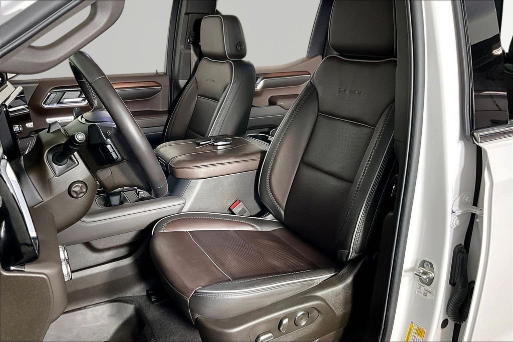 Used 2024 White GMC Denali image 21