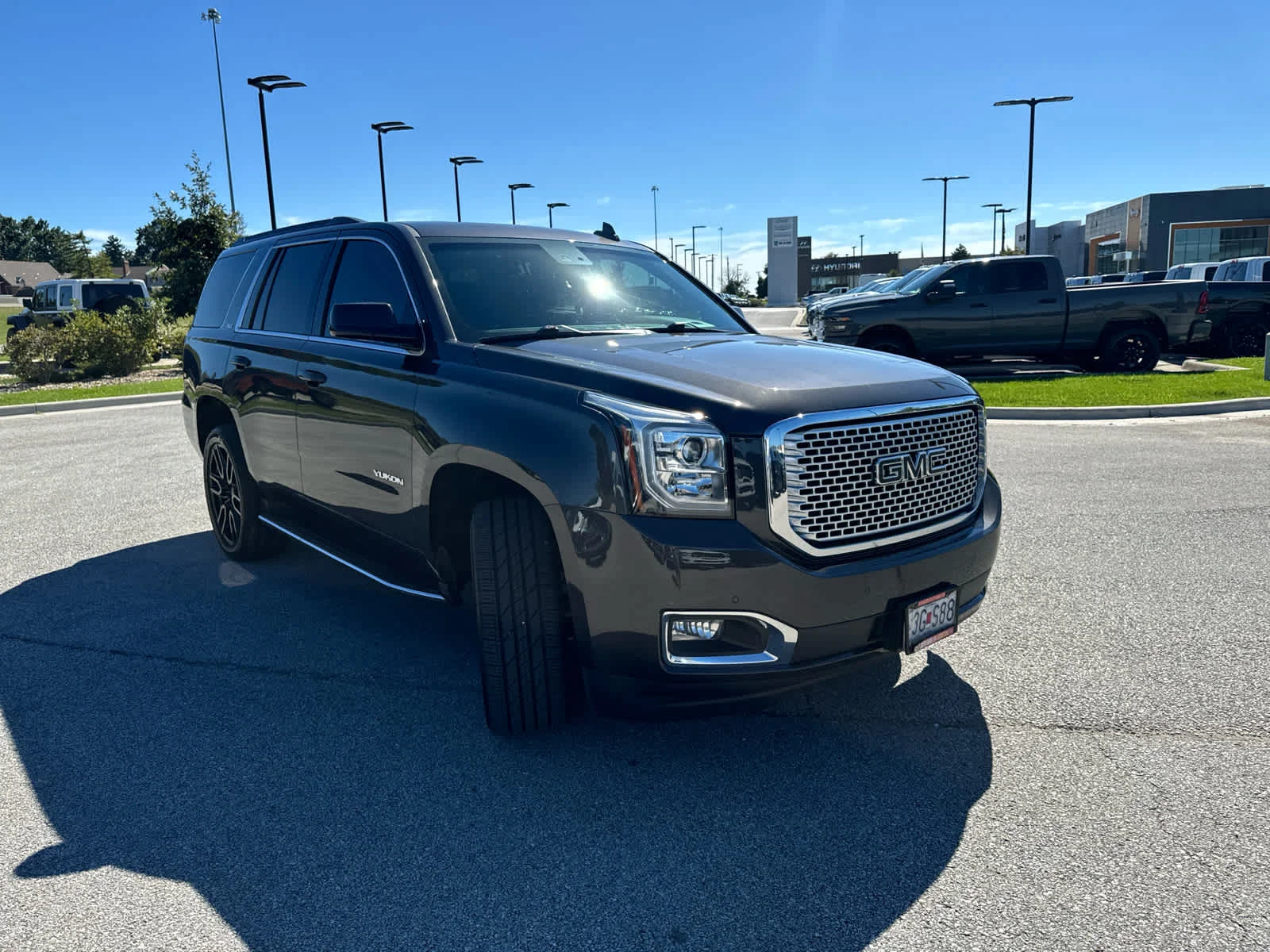 Used 2017 Iridium Metallic GMC SLT image 3