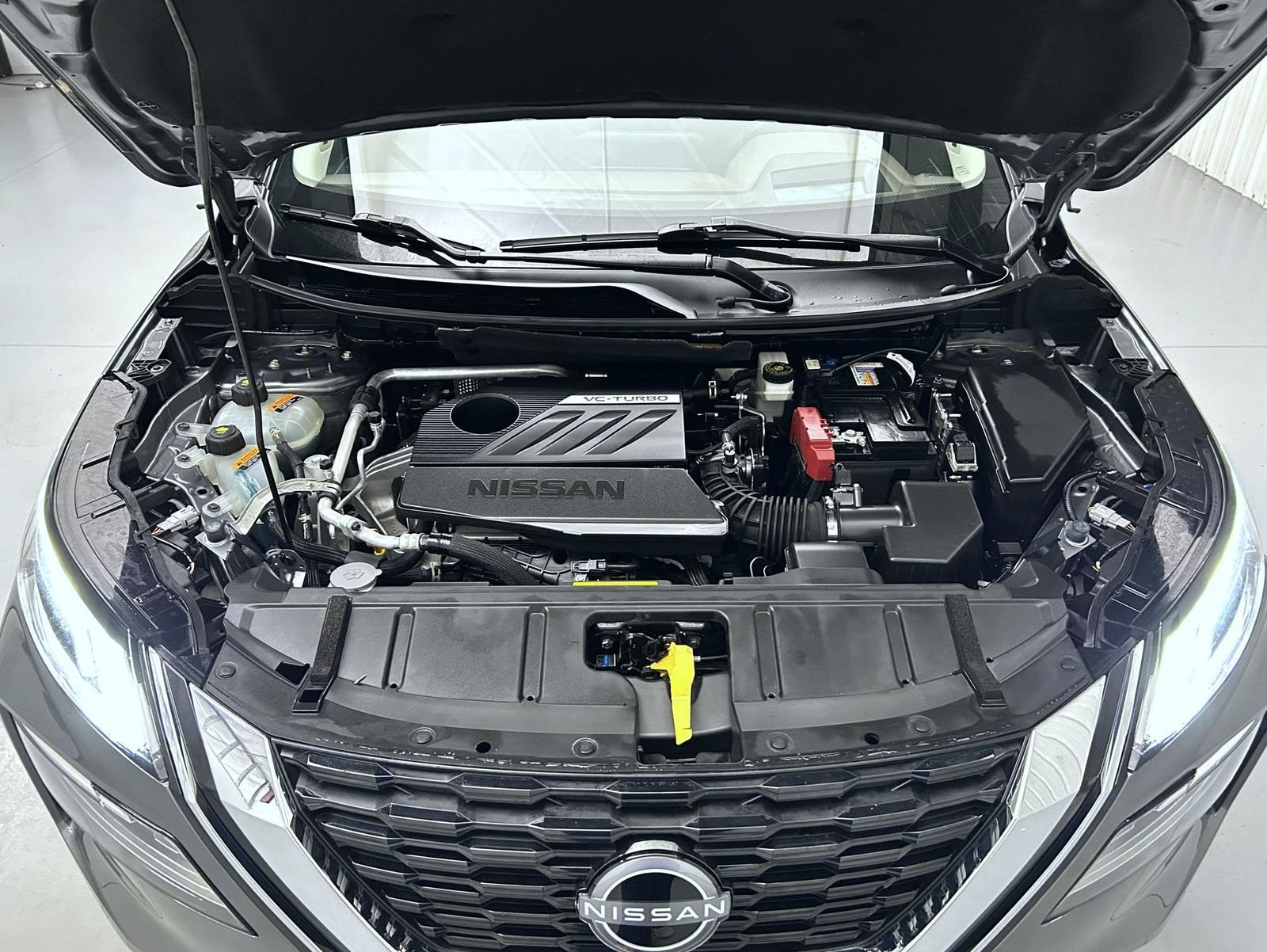 Certified Used 2023 Gun Metallic Nissan Platinum image 24