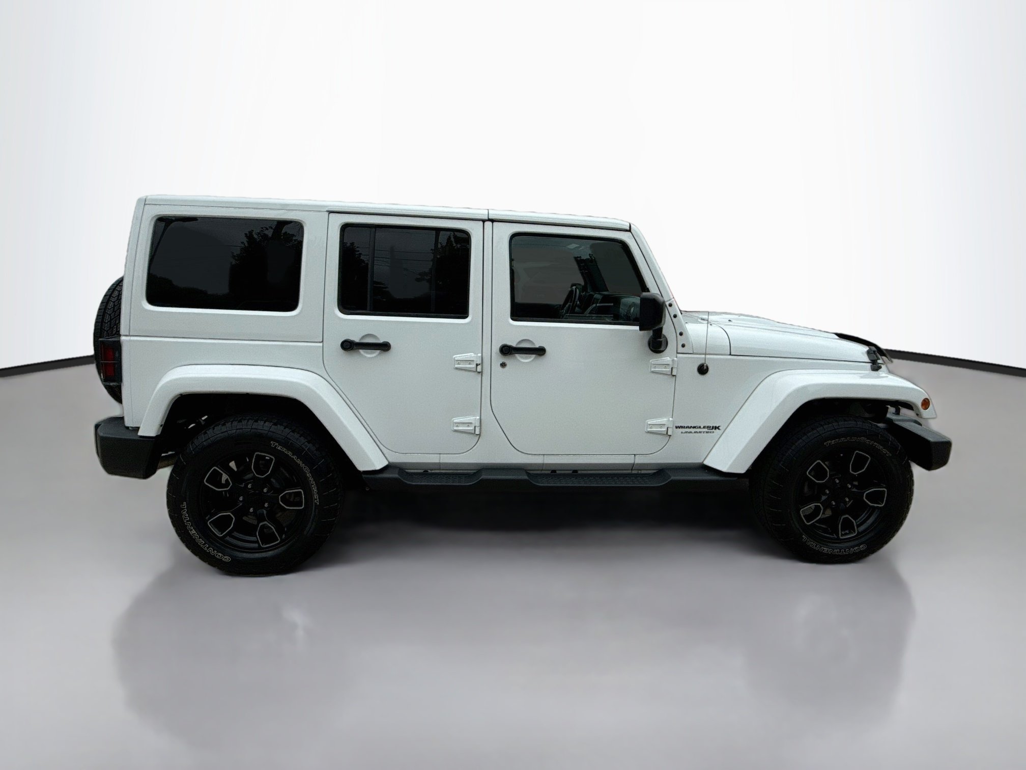 Used 2018 Bright White Clearcoat Jeep Altitude image 8