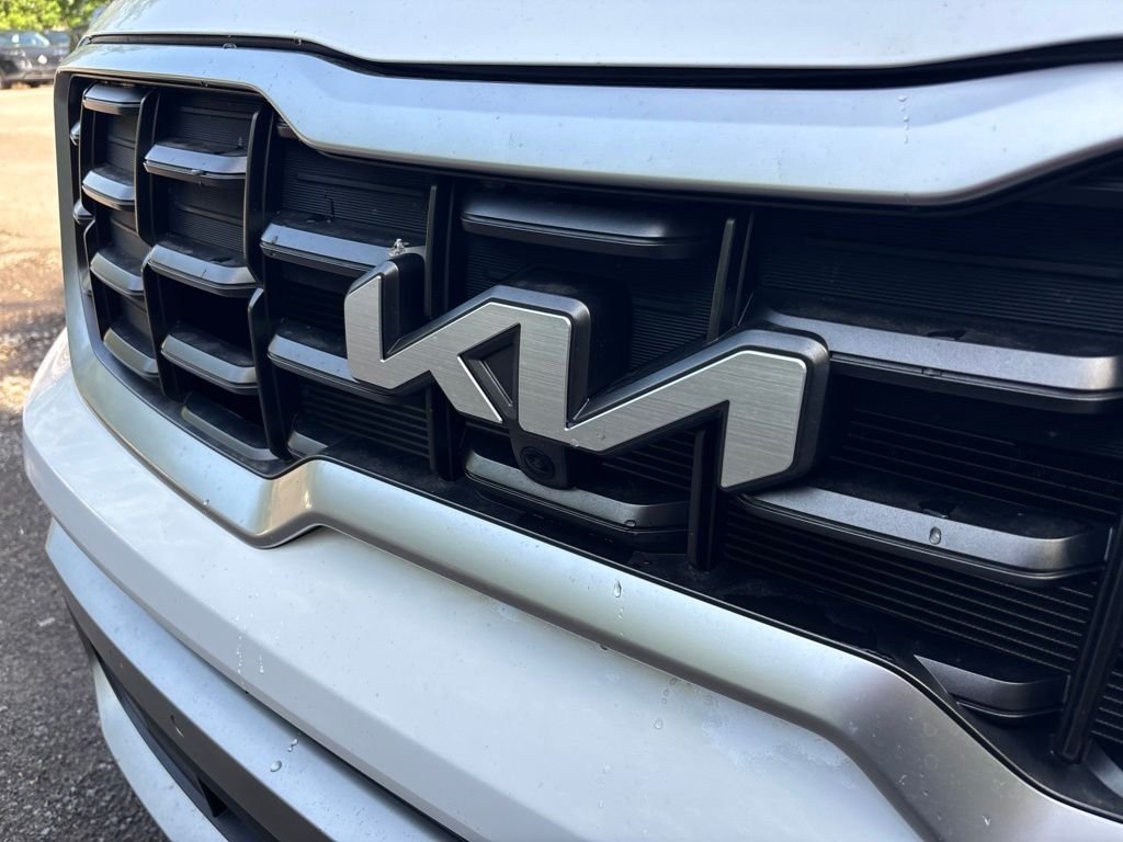 Used 2025 White Kia SX-Prestige image 9