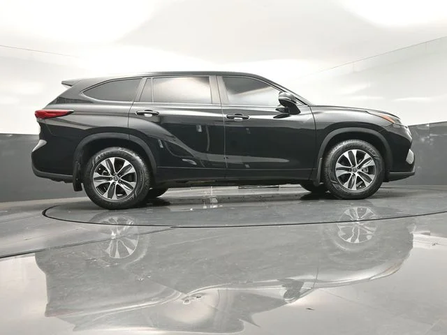 Used 2023 Black Toyota XLE image 40