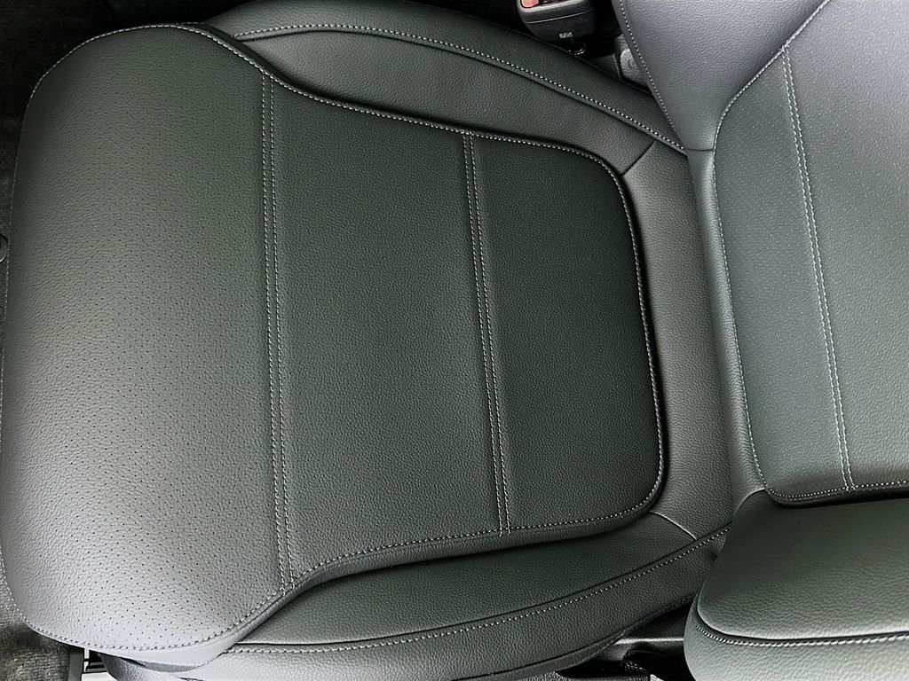 New 2026 Selenite Grey Metallic Mercedes-Benz C 300 image 19