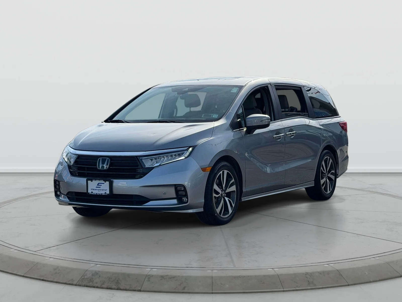 Used 2023 Silver Honda Touring image 3