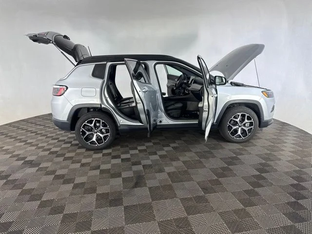Used 2025 Silver Jeep Limited image 17
