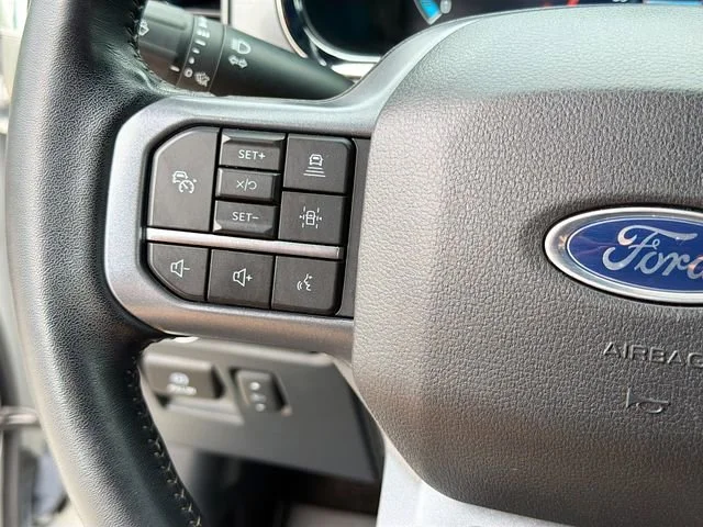 Used 2023 White Metallic Ford LARIAT image 36