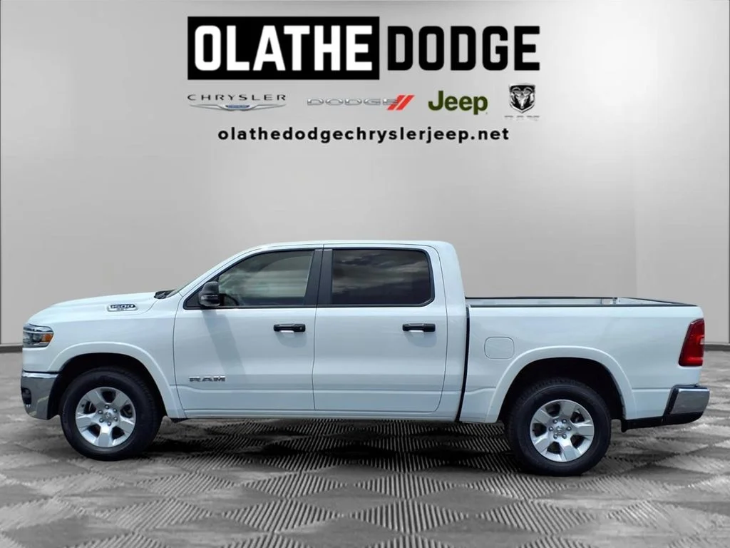 Used 2025 White Ram Big Horn/Lone Star image 19