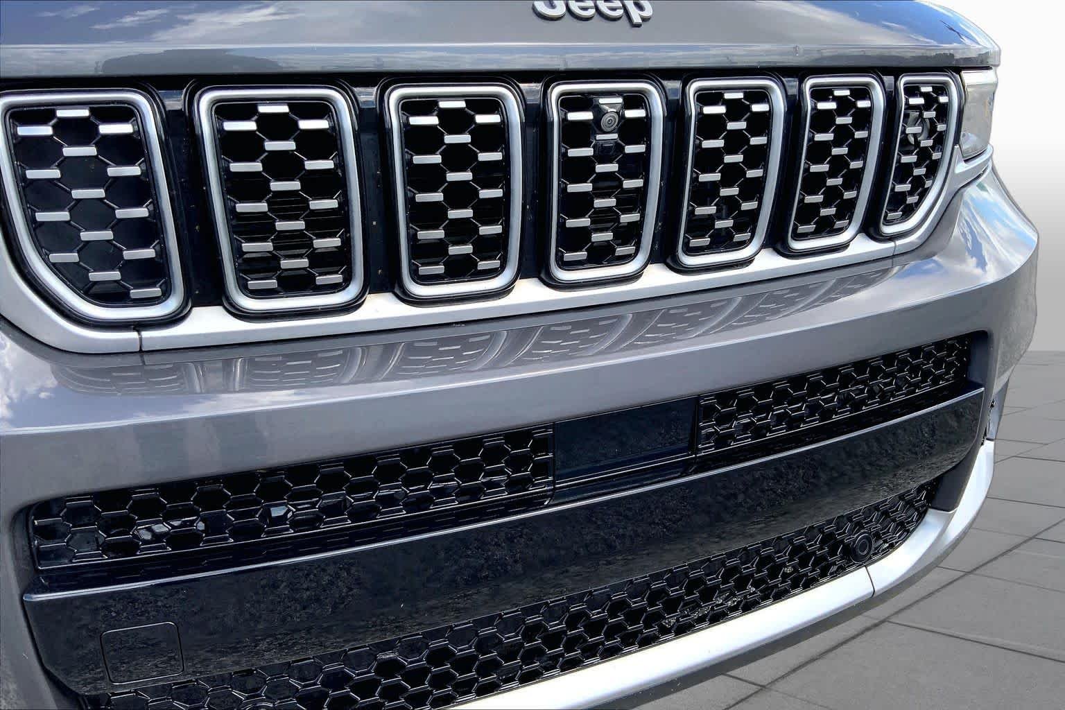 Used 2022 Baltic Gray Metallic Clearcoat Jeep Summit image 29