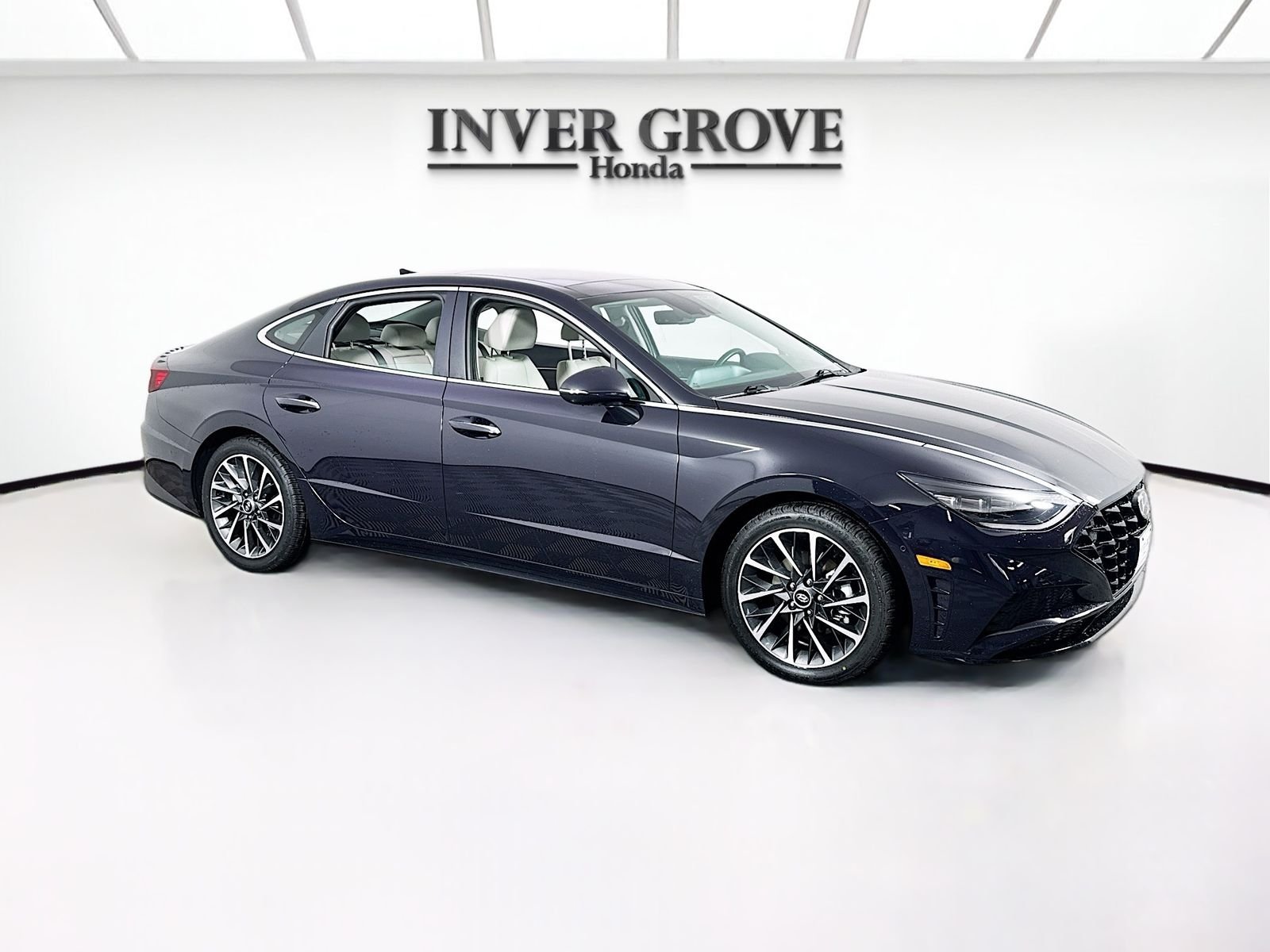 Used 2023 Carbon Blue Hyundai Limited image 3