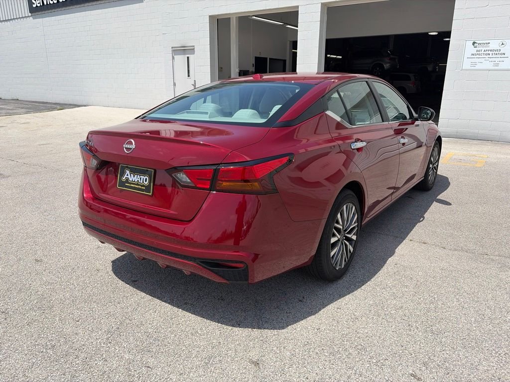 2025 Nissan Altima SV - Photo 6