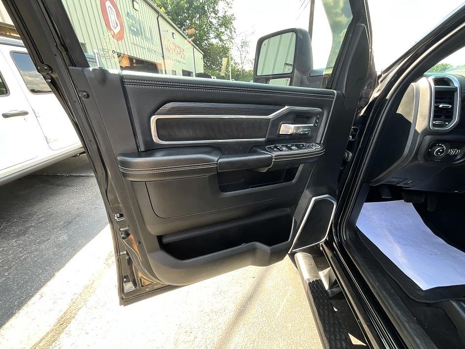 Used 2023 Black Ram Laramie image 11
