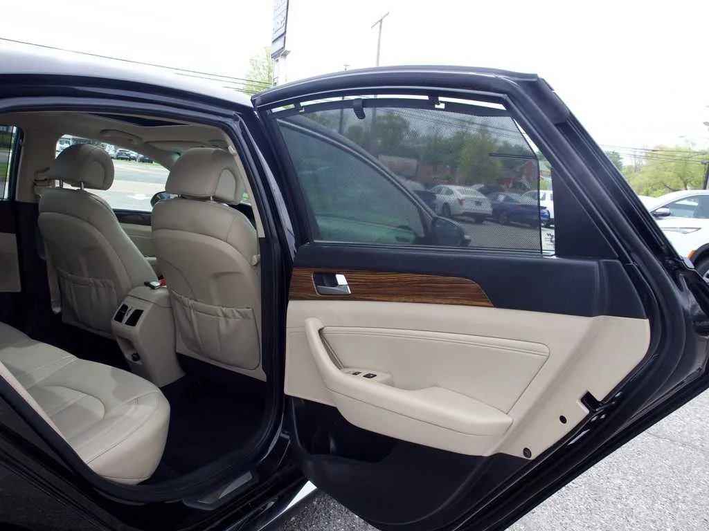 Used 2017 Black Hyundai Limited image 30