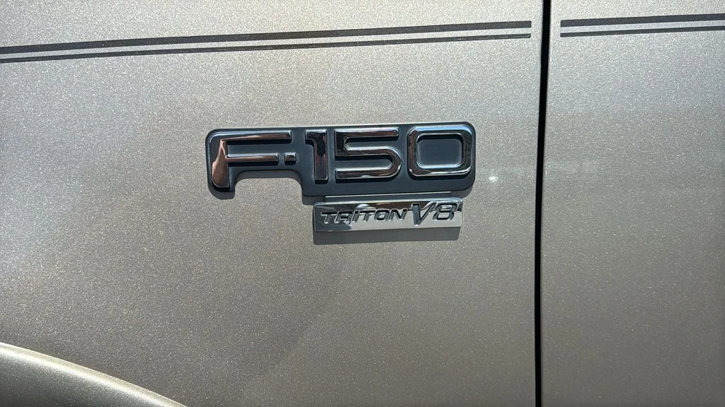 Used 2001 Beige Ford Lariat image 7