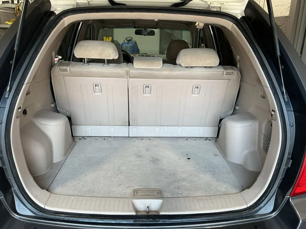 Used 2005 White Kia EX image 21
