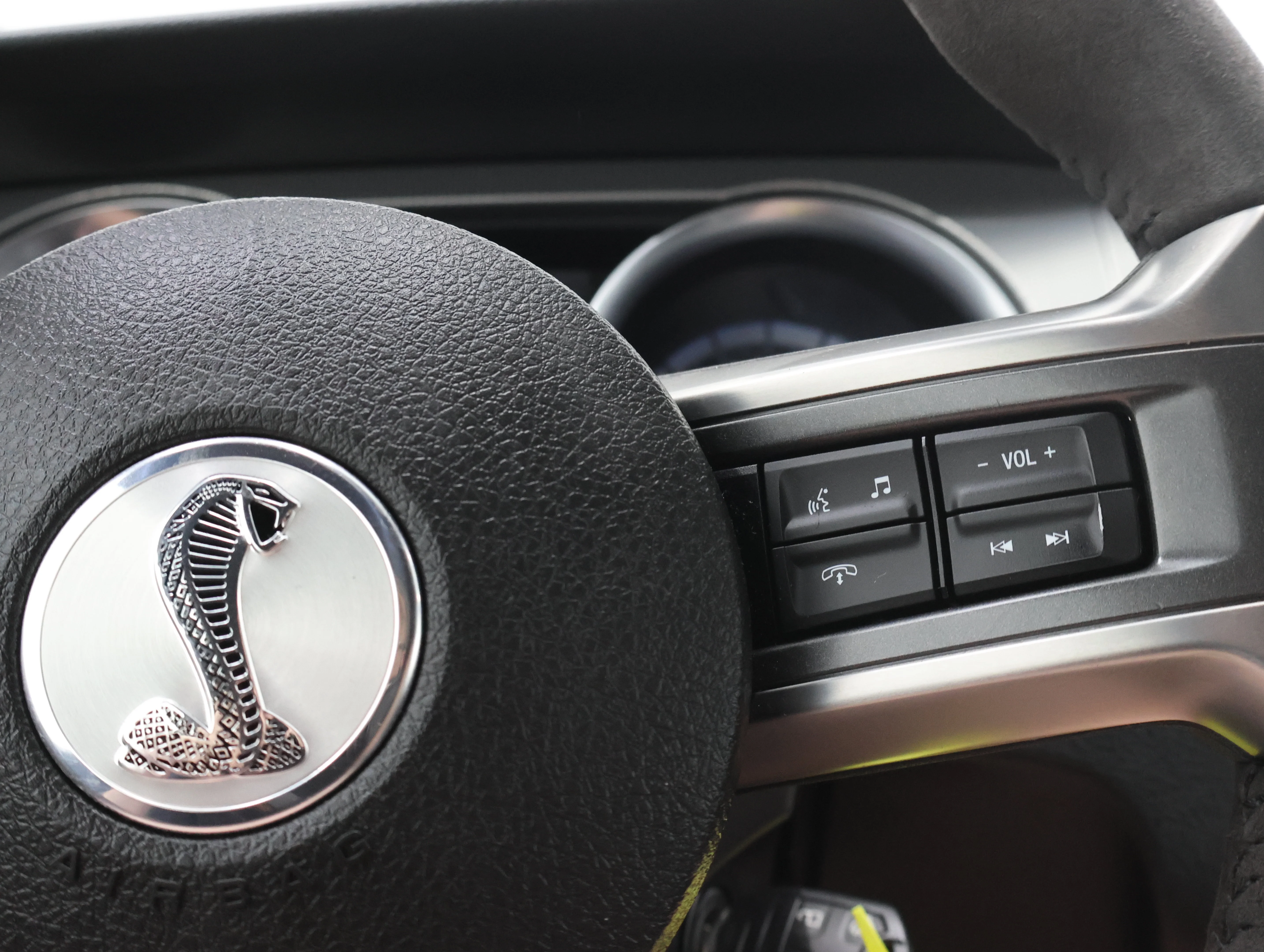 Used 2014 Black Ford Shelby GT500 image 13
