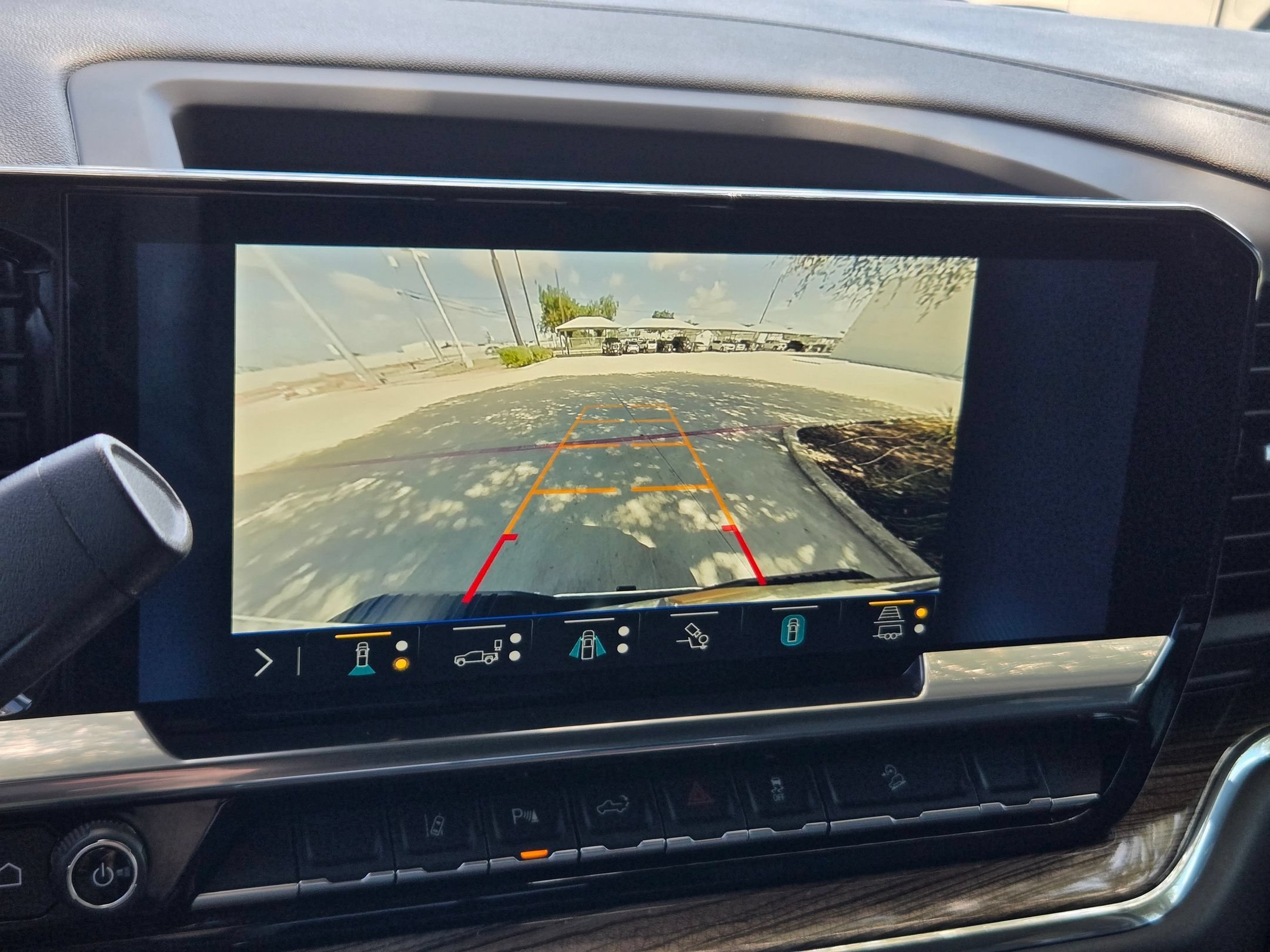 Used 2025 Summit White Chevrolet LT image 16