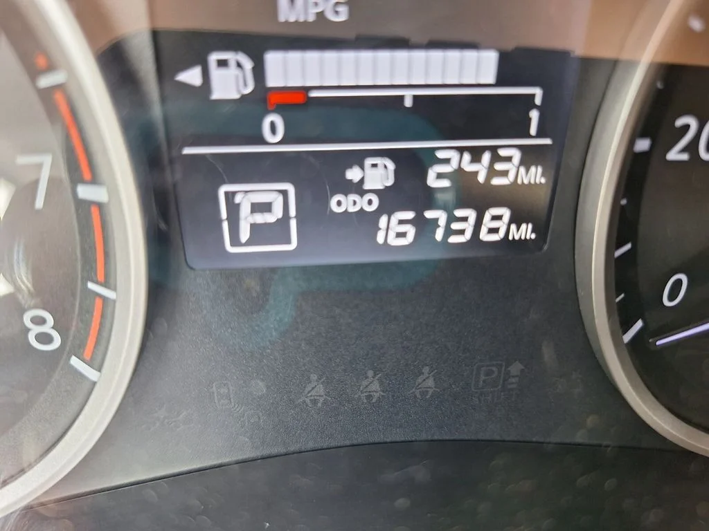 Used 2025 White Nissan S image 18