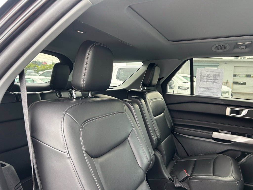 Used 2023 Black Ford XLT image 30