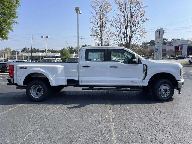New 2026 Oxford White Ford F-350® XL image 2