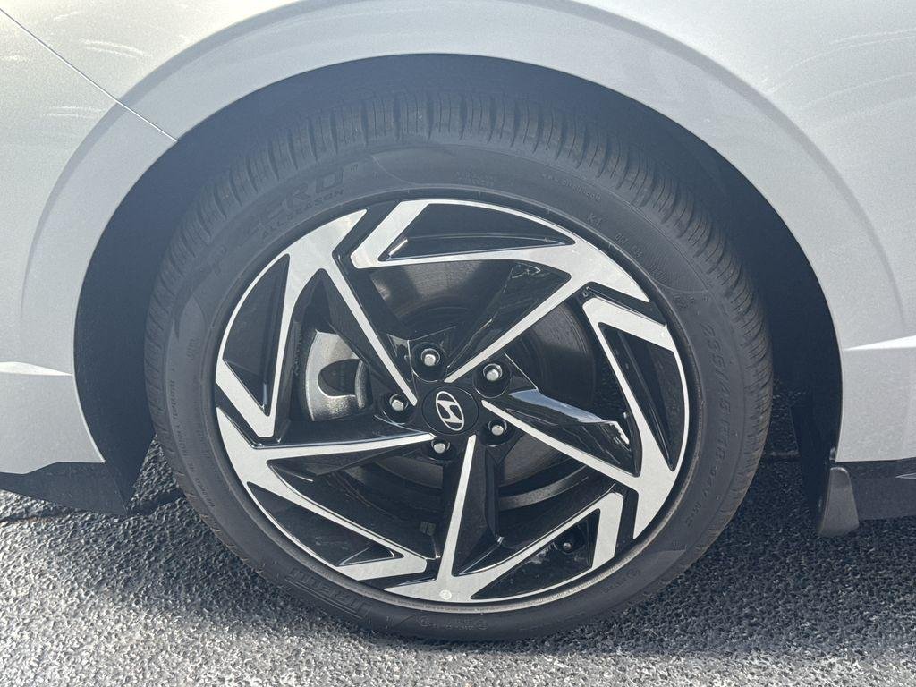 New 2026 Silver Hyundai SEL Sport image 11