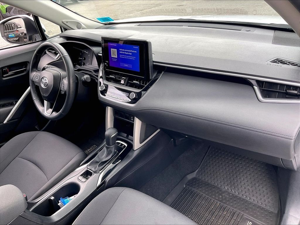 Used 2024 Wind Chill Pearl Toyota LE image 13
