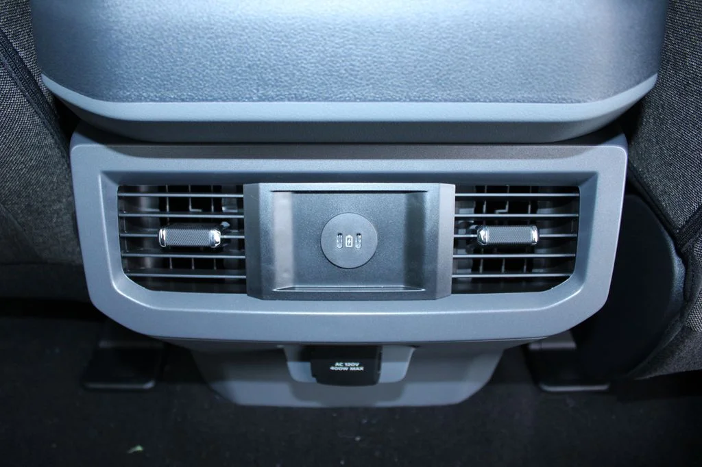 New 2027 Oxford White Ford F-350® XLT image 27