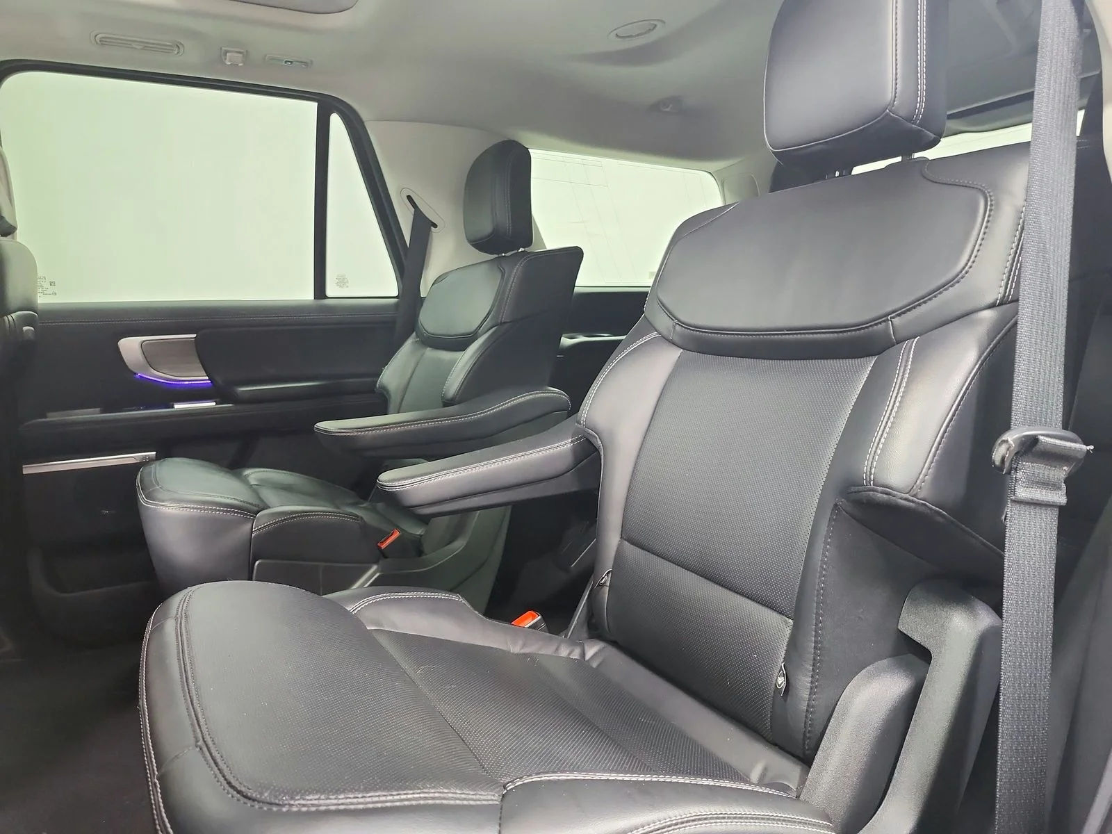 Used 2025 White Ford Platinum image 11