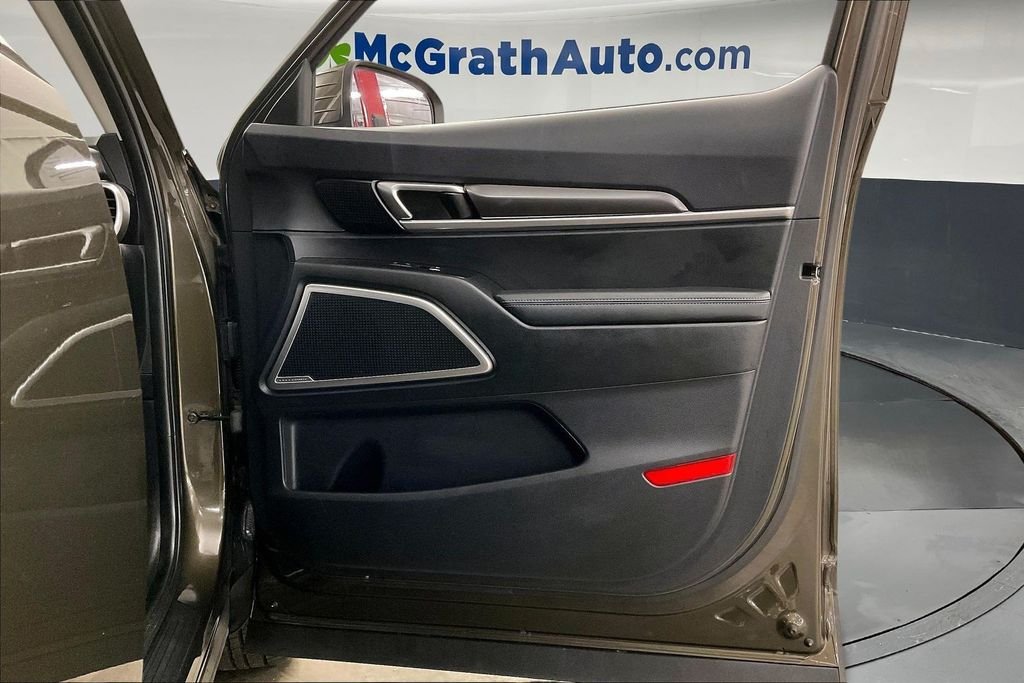 Used 2025 Green Kia S image 28