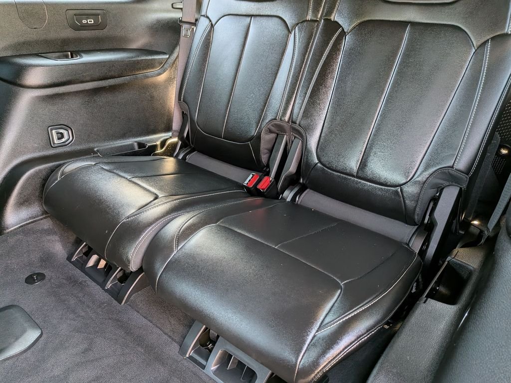 Used 2025 Black Jeep Limited image 27