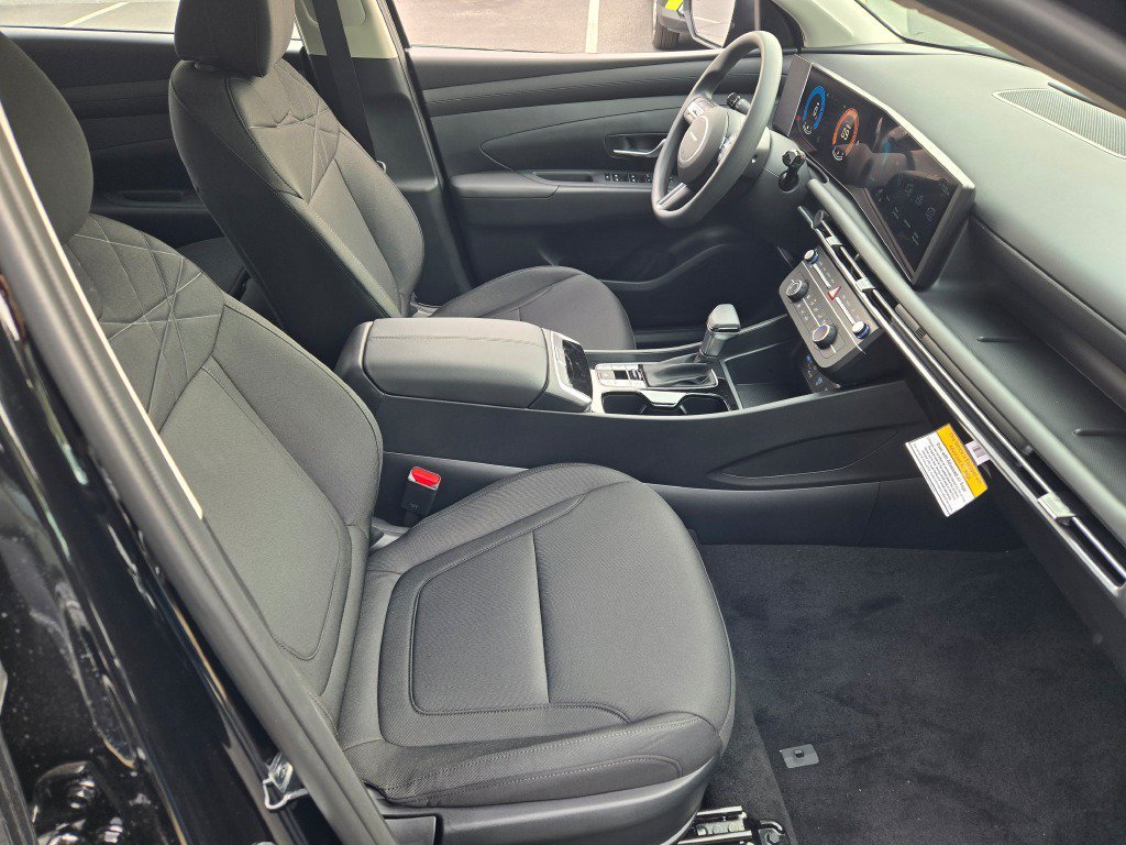 New 2026 Phantom Black Hyundai SE image 5