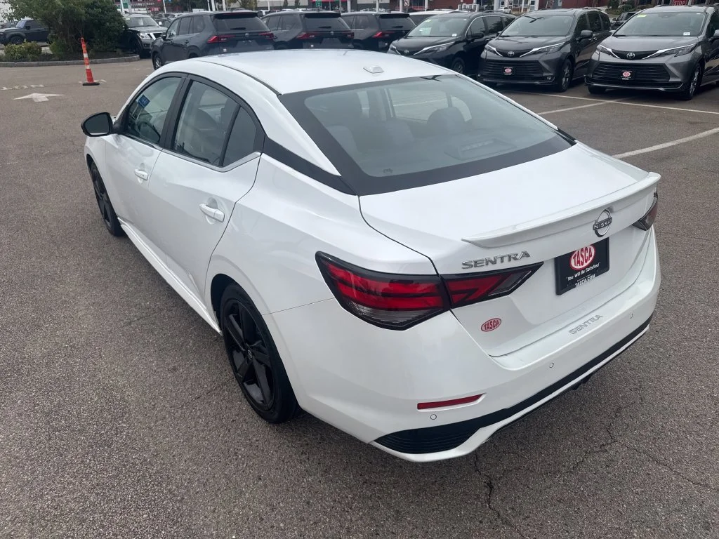 Used 2024 White Nissan SR image 5