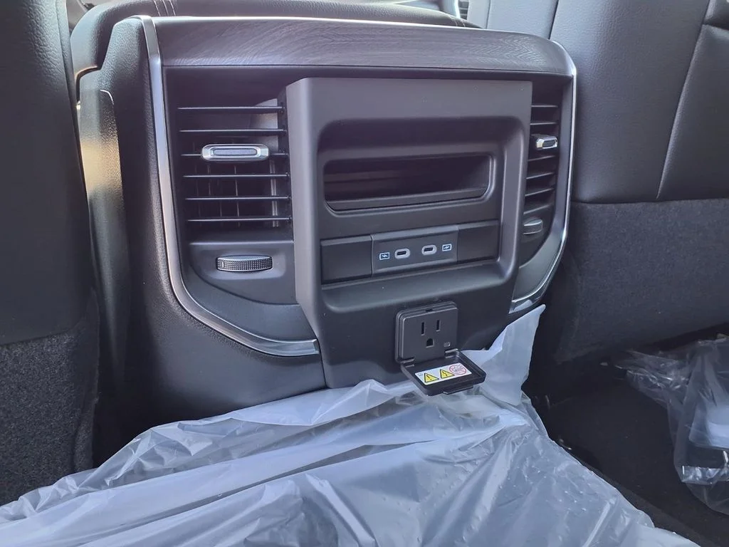 New 2026 Diamond Black Crystal Pearl-Coat Exterior Paint RAM Laramie image 22