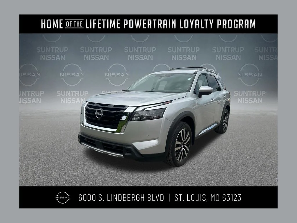 2025 Nissan Pathfinder Platinum 4WD's photo